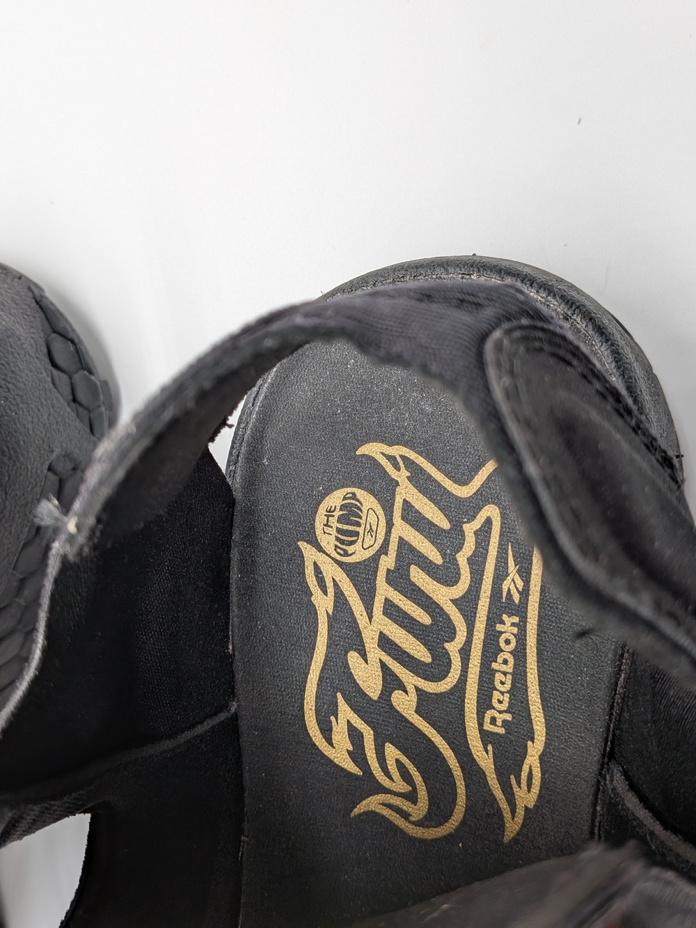 Reebok Instapump Fury Sandals Black Gold BD3184 Women's Slip-On Size 7 - Picture 6 of 6